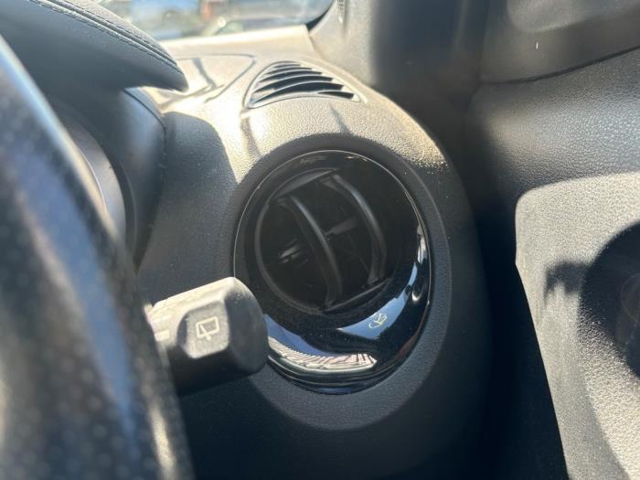 Nissan Juke 1.2 DIG-T 16V Sloopvoertuig (2016, Donker, Zilvergrijs, Muisgrijs)