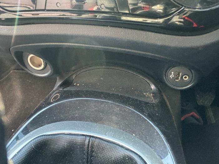 Nissan Juke 1.2 DIG-T 16V Sloopvoertuig (2016, Donker, Zilvergrijs, Muisgrijs)