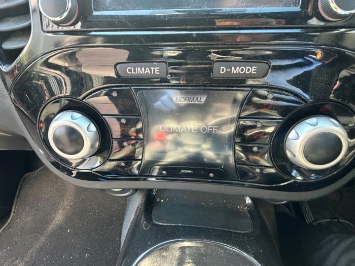 Nissan Juke 1.2 DIG-T 16V Sloopvoertuig (2016, Donker, Zilvergrijs, Muisgrijs)