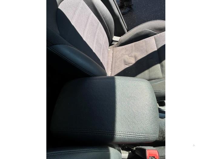 Nissan Juke 1.2 DIG-T 16V Sloopvoertuig (2016, Donker, Zilvergrijs, Muisgrijs)