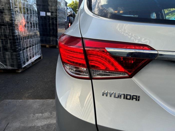 Hyundai i40 CW 1.7 CRDi 16V Sloopvoertuig (2014, Zilvergrijs)