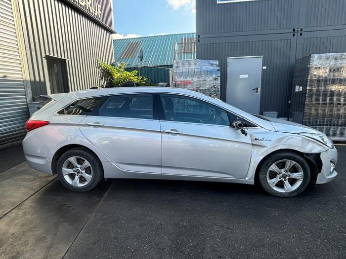 Hyundai i40 CW 1.7 CRDi 16V Sloopvoertuig (2014, Zilvergrijs)