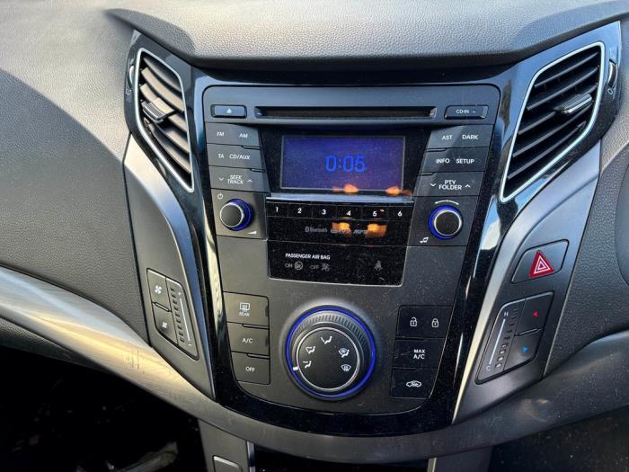 Hyundai i40 CW 1.7 CRDi 16V Sloopvoertuig (2014, Zilvergrijs)