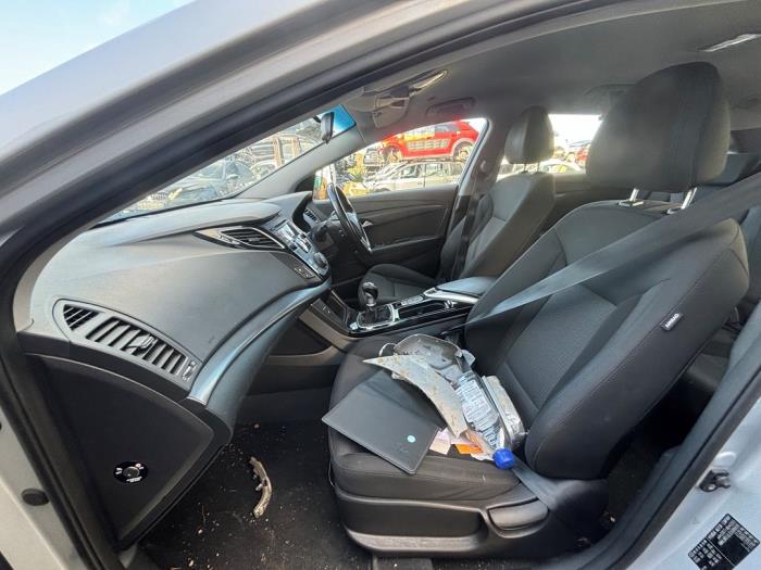 Hyundai i40 CW 1.7 CRDi 16V Sloopvoertuig (2014, Zilvergrijs)