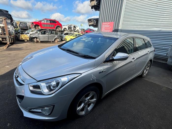 Hyundai i40 CW 1.7 CRDi 16V Sloopvoertuig (2014, Zilvergrijs)