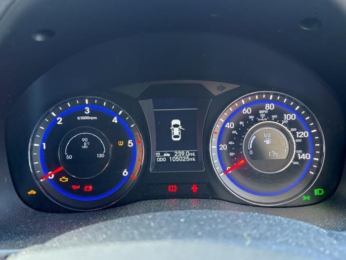 Hyundai i40 CW 1.7 CRDi 16V Sloopvoertuig (2014, Zilvergrijs)