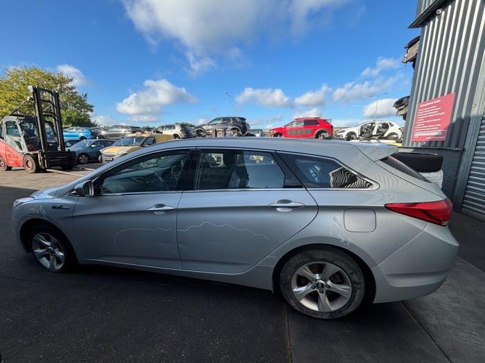 Hyundai i40 CW 1.7 CRDi 16V Sloopvoertuig (2014, Zilvergrijs)