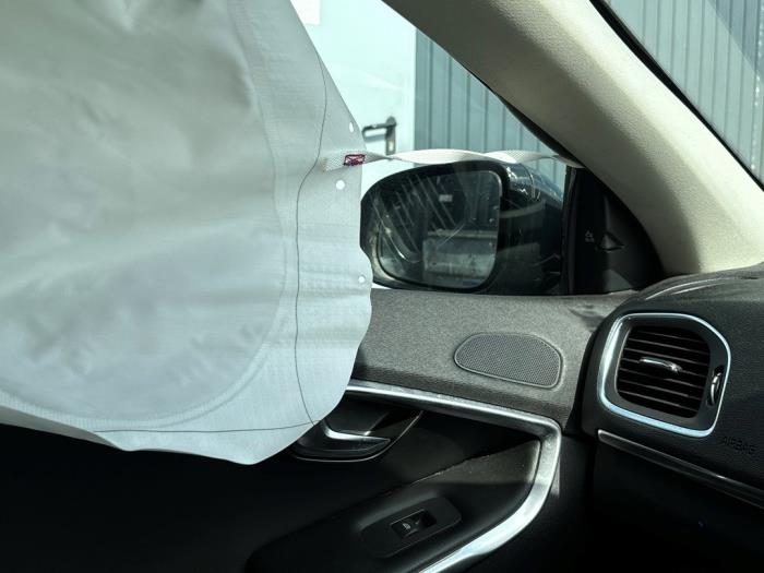 Volvo V40 Cross Country 2.0 D3 16V Sloopvoertuig (2019, Donker, Blauw)