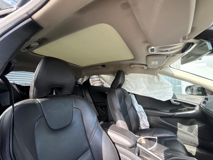 Volvo V40 Cross Country 2.0 D3 16V Sloopvoertuig (2019, Donker, Blauw)