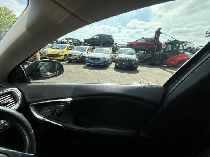 Volvo V40 Cross Country 2.0 D3 16V Sloopvoertuig (2019, Donker, Blauw)