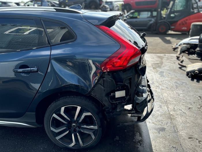 Volvo V40 Cross Country 2.0 D3 16V Sloopvoertuig (2019, Donker, Blauw)