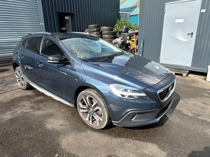 Volvo V40 Cross Country 2.0 D3 16V Sloopvoertuig (2019, Donker, Blauw)