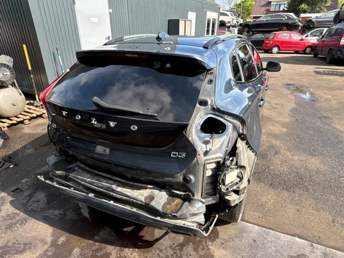 Volvo V40 Cross Country 2.0 D3 16V Sloopvoertuig (2019, Donker, Blauw)