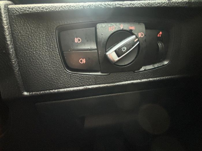 BMW 1 serie 116d 1.5 12V TwinPower Sloopvoertuig (2016, Metallic, Blauw)