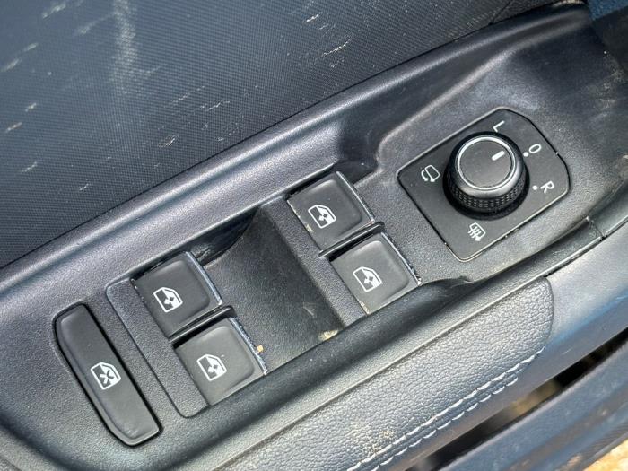 Audi A1 Sportback 1.0 30 TFSI 12V Sloopvoertuig (2020, Saffierblauw)