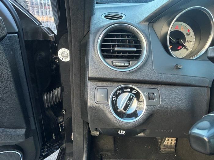 Mercedes C 1.8 C-180 CGI 16V Sloopvoertuig (2011, Zwart)