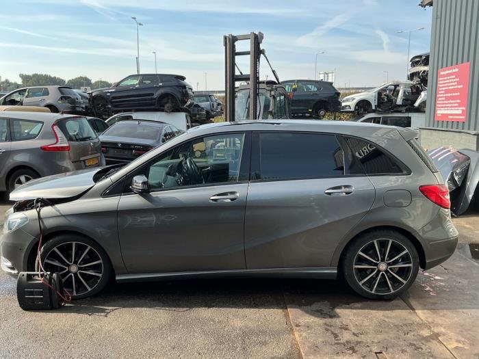 Mercedes B 1.8 B-180 CDI BlueEFFICIENCY 16V Sloopvoertuig (2013, Grijs, Muisgrijs)