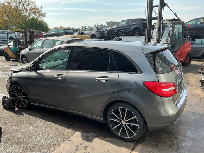 Mercedes B 1.8 B-180 CDI BlueEFFICIENCY 16V Sloopvoertuig (2013, Grijs, Muisgrijs)