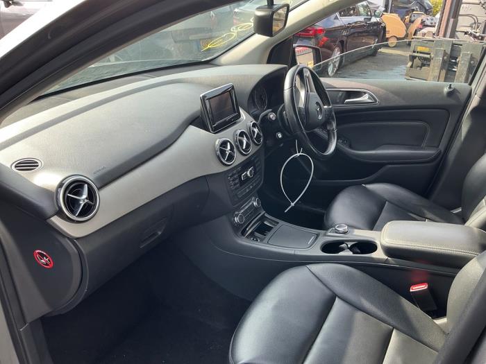 Mercedes B 1.8 B-180 CDI BlueEFFICIENCY 16V Sloopvoertuig (2013, Grijs, Muisgrijs)
