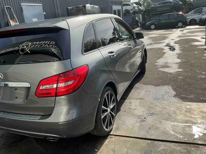 Mercedes B 1.8 B-180 CDI BlueEFFICIENCY 16V Sloopvoertuig (2013, Grijs, Muisgrijs)