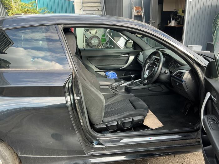 BMW 1 serie 116d 1.5 12V TwinPower Sloopvoertuig (2016, Metallic, Zwart)