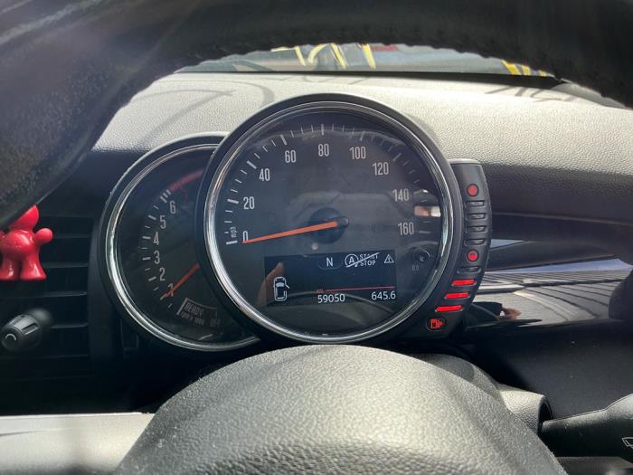 Mini Mini 1.5 12V Cooper Sloopvoertuig (2015, Licht, Creme, Wit)