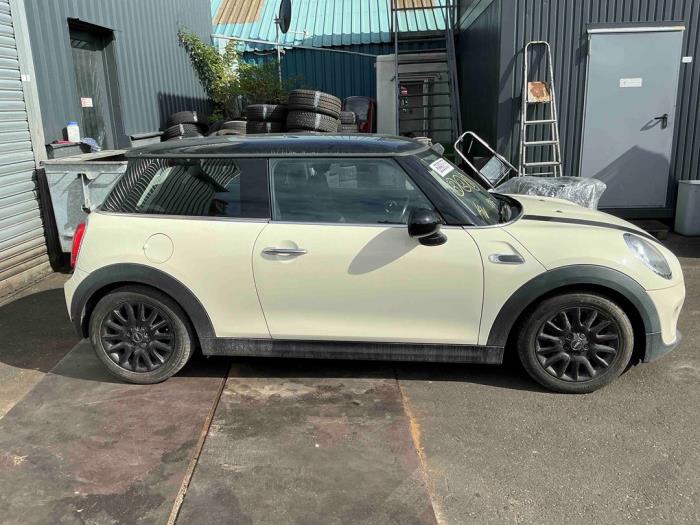 Mini Mini 1.5 12V Cooper Sloopvoertuig (2015, Licht, Creme, Wit)