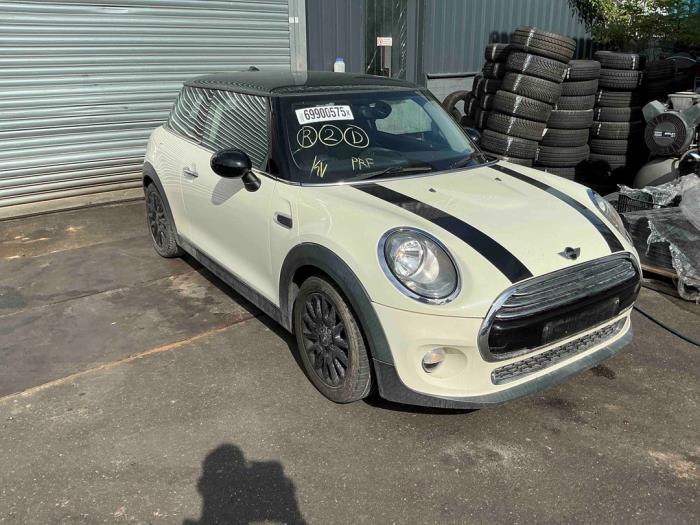 Mini Mini 1.5 12V Cooper Sloopvoertuig (2015, Licht, Creme, Wit)