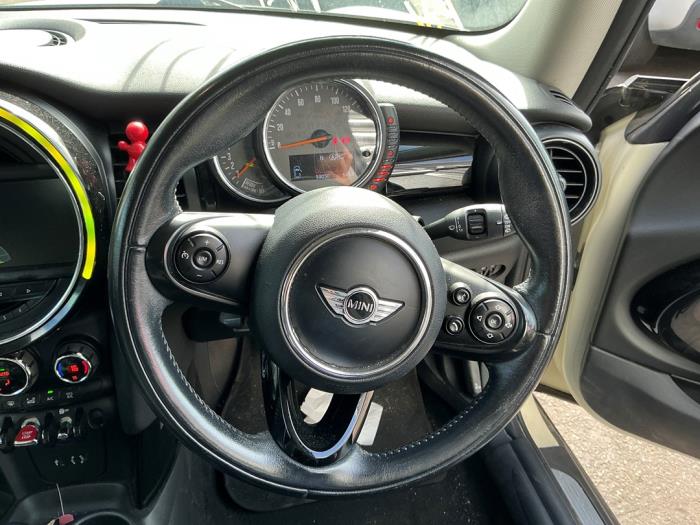 Mini Mini 1.5 12V Cooper Sloopvoertuig (2015, Licht, Creme, Wit)