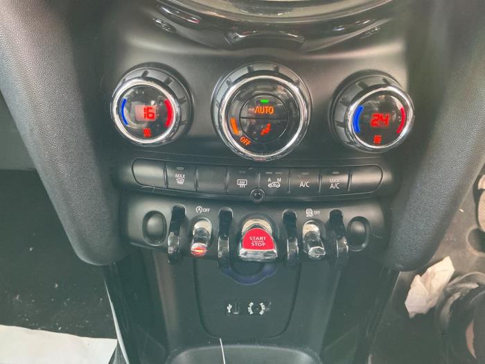 Mini Mini 1.5 12V Cooper Sloopvoertuig (2015, Licht, Creme, Wit)