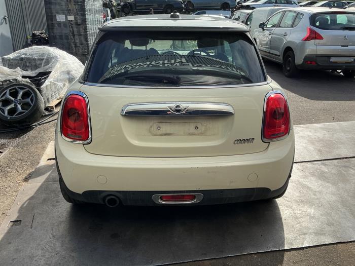 Mini Mini 1.5 12V Cooper Sloopvoertuig (2015, Licht, Creme, Wit)
