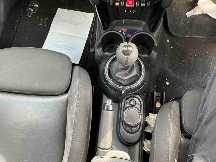 Mini Mini 1.5 12V Cooper Sloopvoertuig (2015, Licht, Creme, Wit)