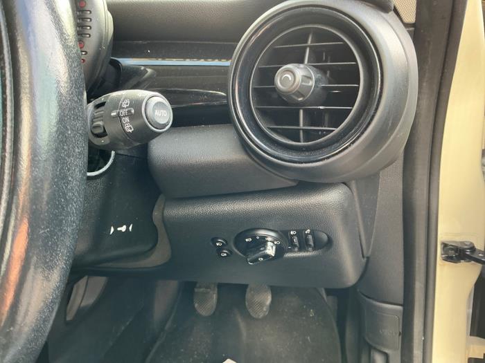 Mini Mini 1.5 12V Cooper Sloopvoertuig (2015, Licht, Creme, Wit)