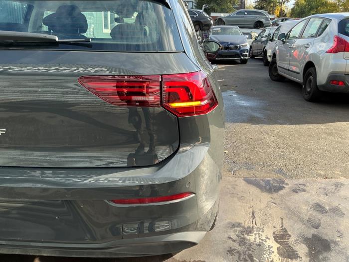Volkswagen Golf VIII 1.5 eTSI 16V Sloopvoertuig (2024, Donker, Zilvergrijs)