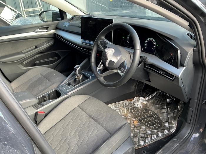 Volkswagen Golf VIII 1.5 eTSI 16V Sloopvoertuig (2024, Donker, Zilvergrijs)
