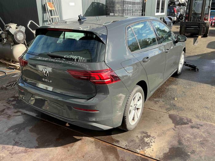 Volkswagen Golf VIII 1.5 eTSI 16V Sloopvoertuig (2024, Donker, Zilvergrijs)