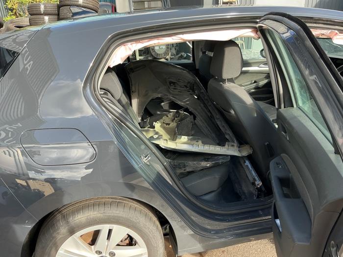 Volkswagen Golf VIII 1.5 eTSI 16V Sloopvoertuig (2024, Donker, Zilvergrijs)