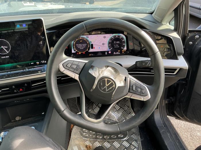 Volkswagen Golf VIII 1.5 eTSI 16V Sloopvoertuig (2024, Donker, Zilvergrijs)