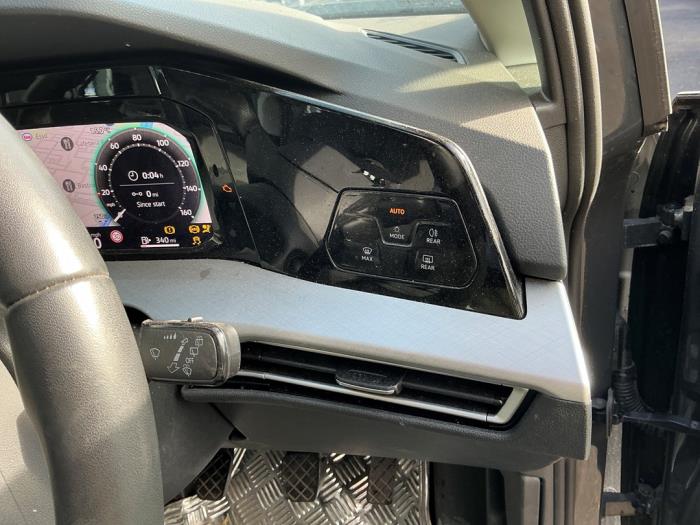 Volkswagen Golf VIII 1.5 eTSI 16V Sloopvoertuig (2024, Donker, Zilvergrijs)