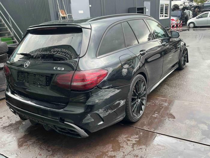 Mercedes C Estate AMG C-63 AMG 4.0 V8 Biturbo Schadevoertuig (2017, Metallic, Zwart)