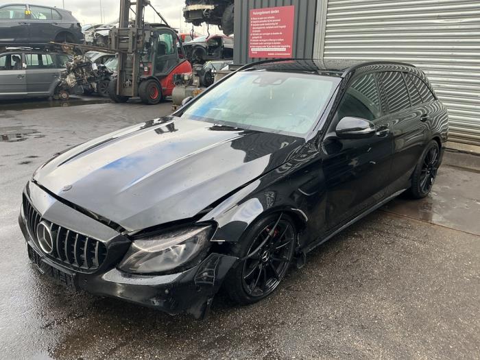 Mercedes C Estate AMG C-63 AMG 4.0 V8 Biturbo Schadevoertuig (2017, Metallic, Zwart)