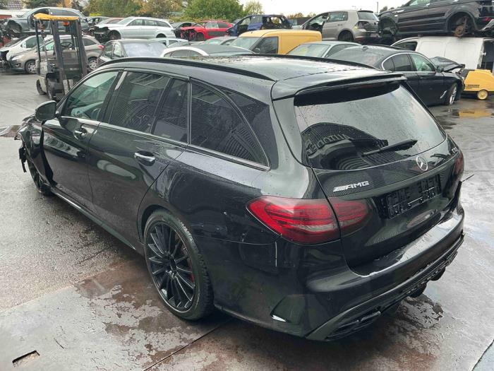 Mercedes C Estate AMG C-63 AMG 4.0 V8 Biturbo Schadevoertuig (2017, Metallic, Zwart)