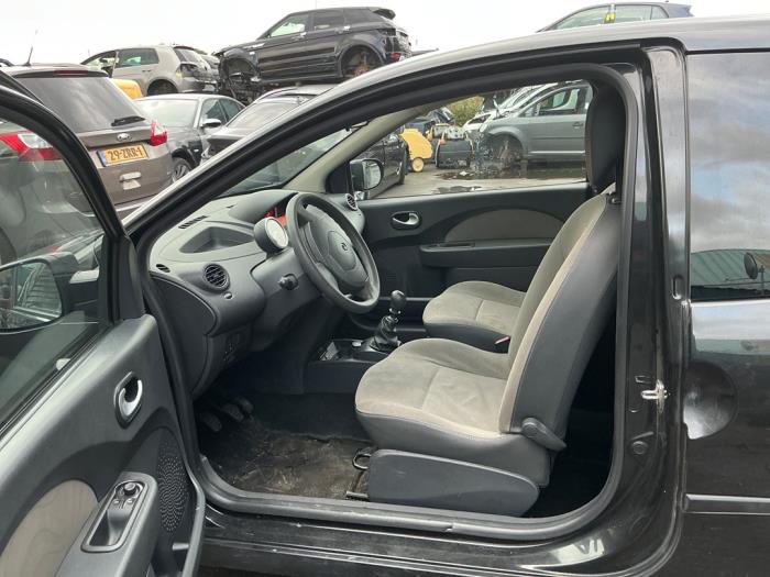 Renault Twingo II 1.2 16V Sloopvoertuig (2011, Zwart)