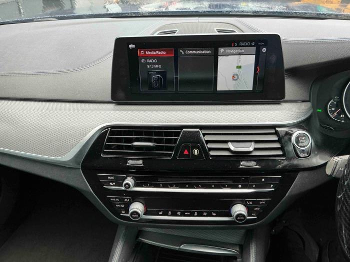 BMW 5 serie 530d 3.0 TwinPower Turbo 24V Sloopvoertuig (2018, Donker, Blauw)