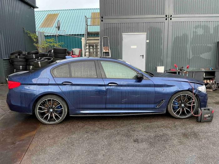BMW 5 serie 530d 3.0 TwinPower Turbo 24V Sloopvoertuig (2018, Donker, Blauw)