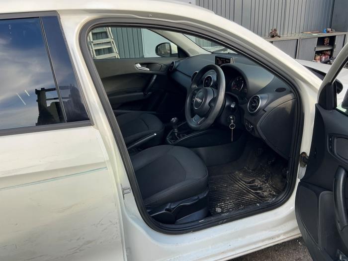 Audi A1 Sportback 1.6 TDI 16V Sloopvoertuig (2013, Wit)