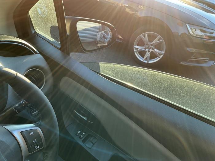 Toyota Yaris III 1.33 16V Dual VVT-I Sloopvoertuig (2016, Grijs, Muisgrijs)