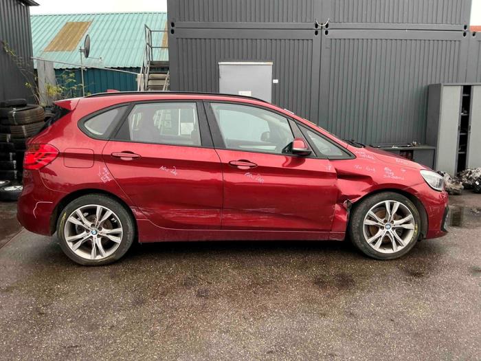 BMW 2 serie Active Tourer 220i 2.0 TwinPower Turbo 16V Sloopvoertuig (2018, Rood)
