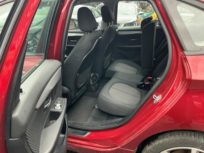 BMW 2 serie Active Tourer 220i 2.0 TwinPower Turbo 16V Sloopvoertuig (2018, Rood)