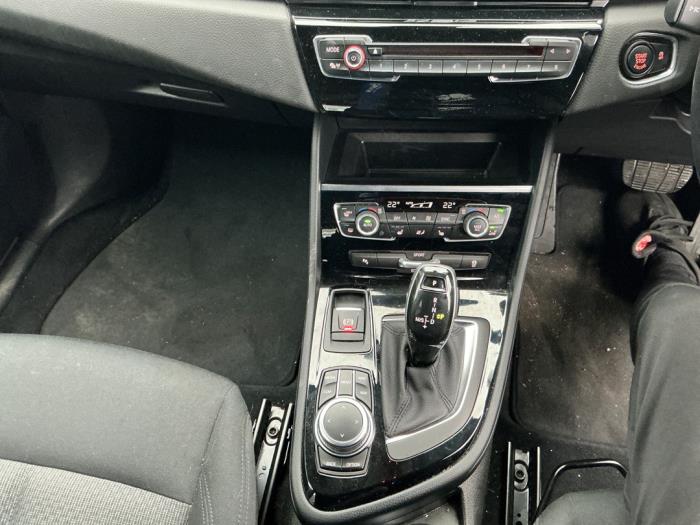 BMW 2 serie Active Tourer 220i 2.0 TwinPower Turbo 16V Sloopvoertuig (2018, Rood)